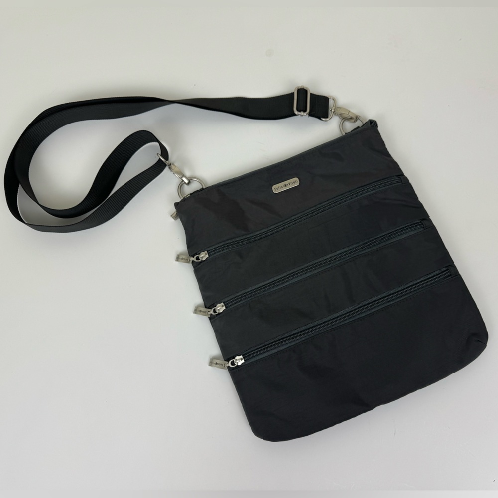 Sofia Vitali Gray Nylon Crossbody Travel Purse